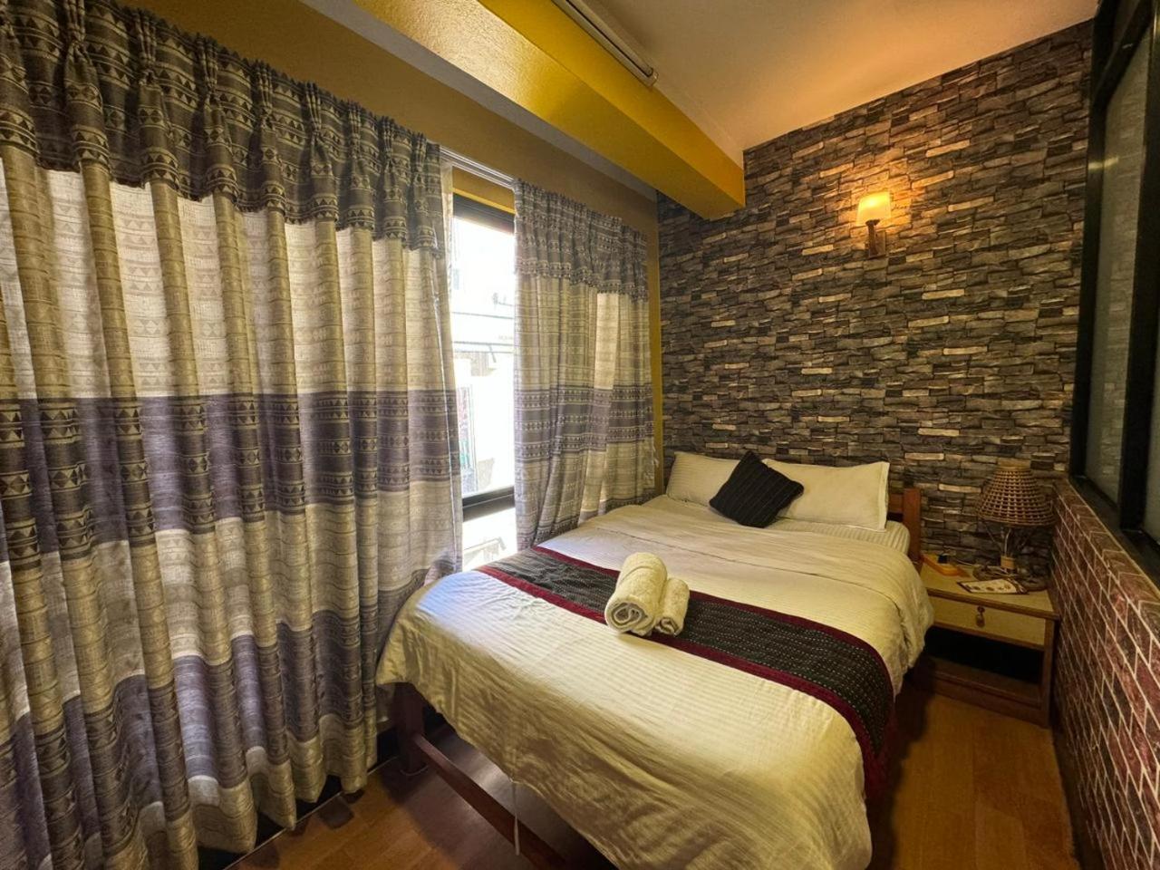 Looniva Guest House Lalitpur Phòng bức ảnh