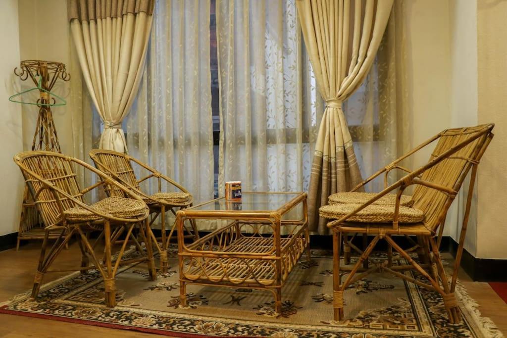 Looniva Guest House Lalitpur Ngoại thất bức ảnh
