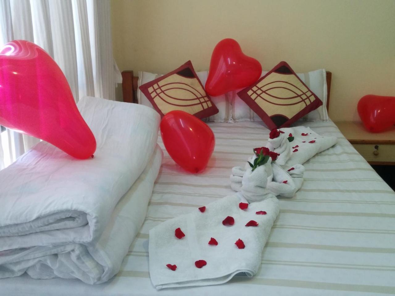 Looniva Guest House Lalitpur Ngoại thất bức ảnh