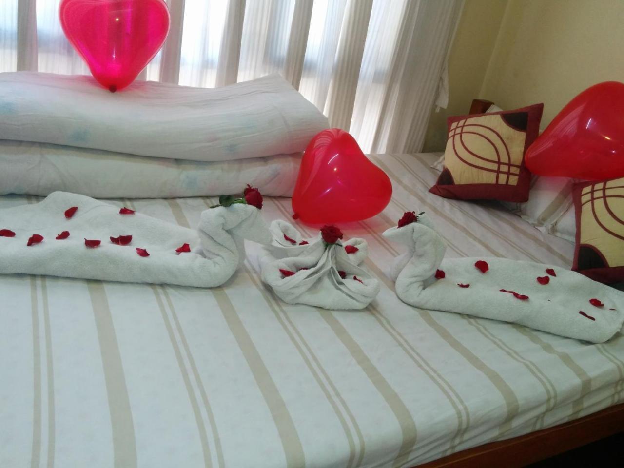 Looniva Guest House Lalitpur Ngoại thất bức ảnh